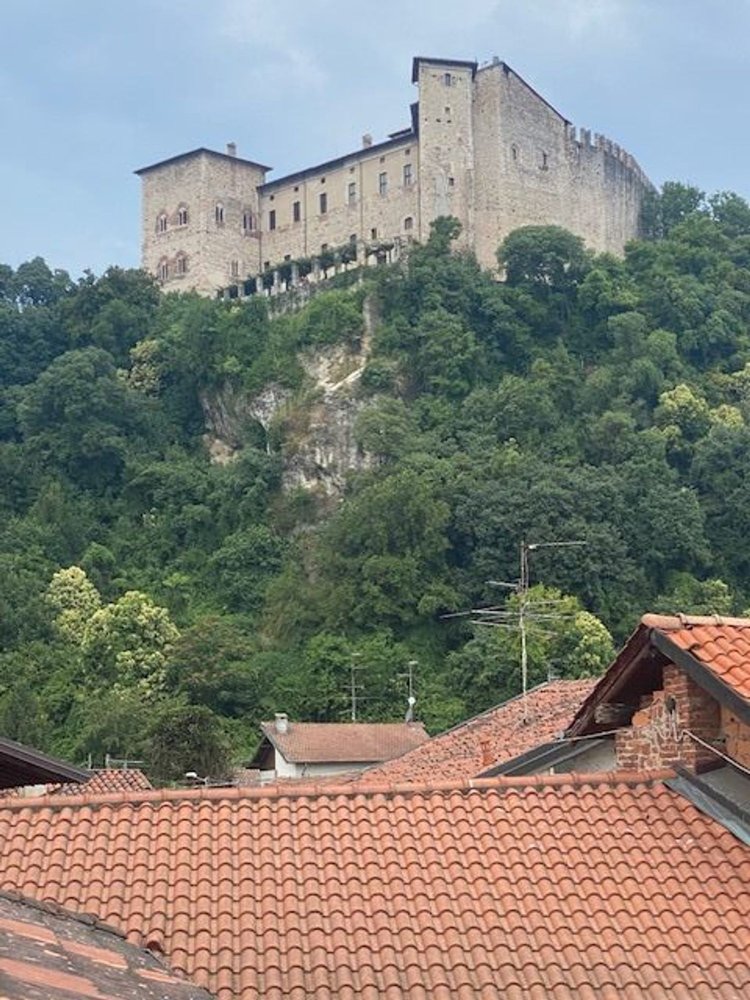 Apartamento T2 em Angera, Italy N.º 389436