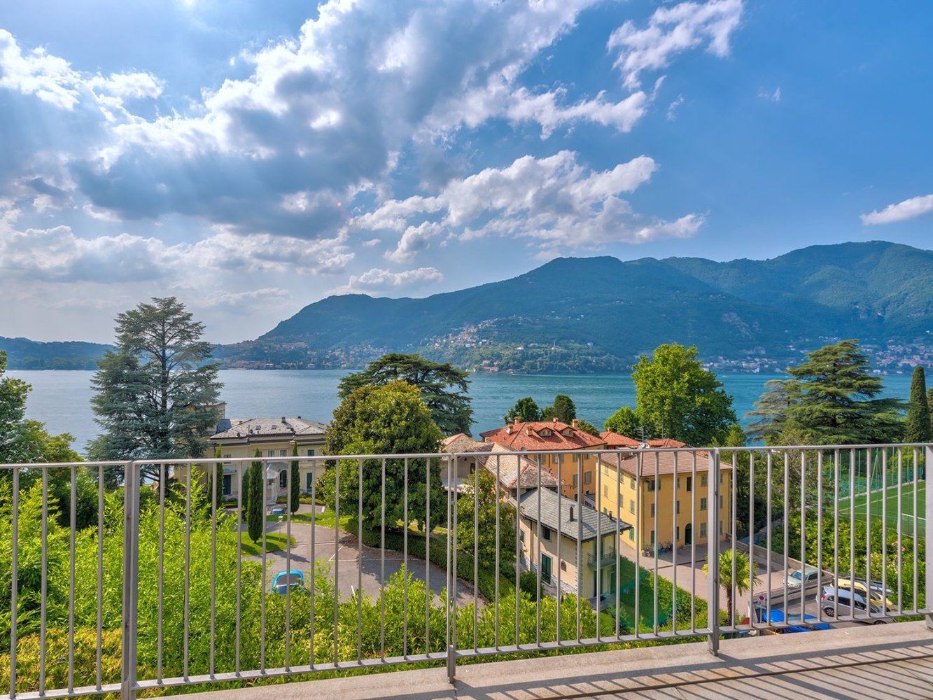 8-salle Villa à Blevio, Italy No. 104979