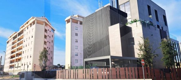 5 rooms Apartment in Pescara, Italy No. 19956 3