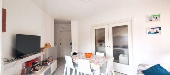5 rooms Apartment in Pescara, Italy No. 19956 8