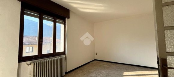 4 rooms Apartment in Esine, Italy No. 4710 6