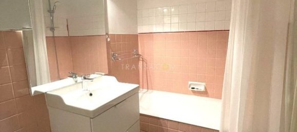 Studio à Tours, France No. 216434 4