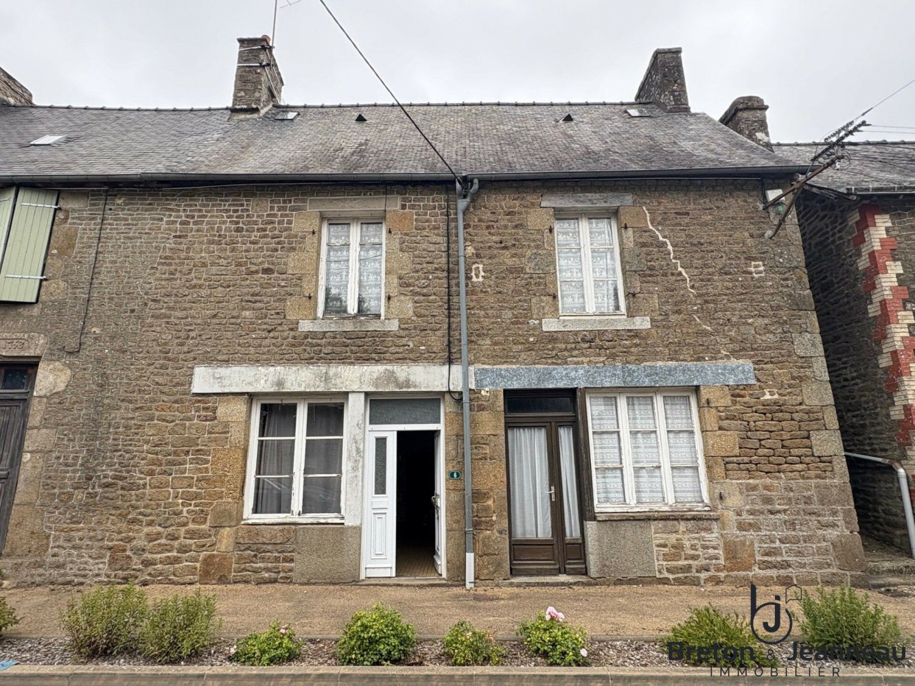 2 bedrooms House in Mayenne, France No. 357588