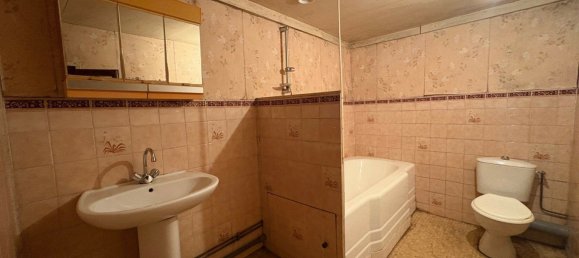 2 bedrooms House in Mayenne, France No. 357588 6