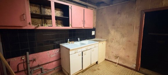 2 bedrooms House in Mayenne, France No. 357588 3