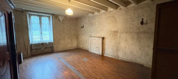 2 bedrooms House in Mayenne, France No. 357588 5