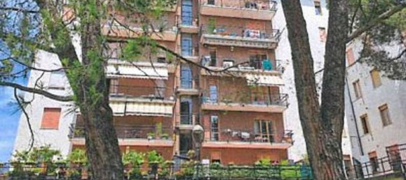 Квартира с 2 комнатами в Трескоре Бальнеарио, Италия № 4921 24