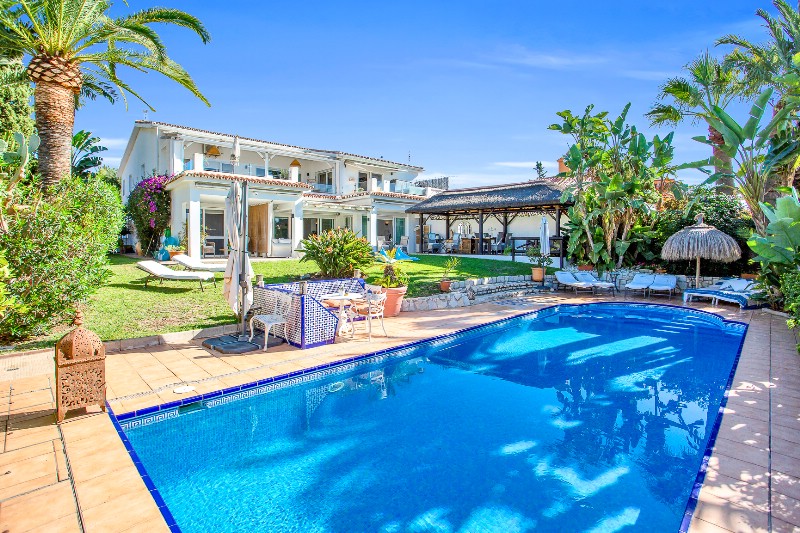 6 bedrooms Villa in Marbella, Spain No. 55698