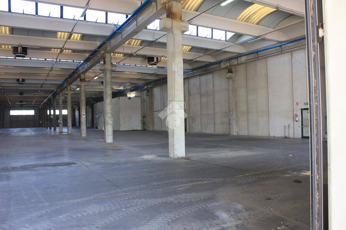 5763m² Warehouse in Luzzara, Italy No. 60481