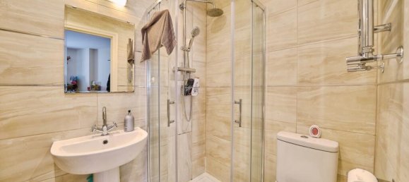 6 Schlafzimmer Gewerbliche Immobilie in Ilford, United Kingdom, Nr. 10399 23