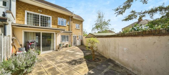 6 Schlafzimmer Gewerbliche Immobilie in Ilford, United Kingdom, Nr. 10399 6