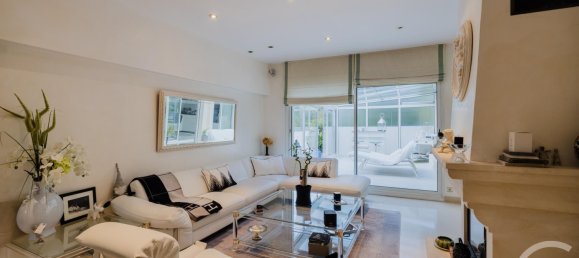 5 bedrooms House in Chevreuse, France No. 147496 3