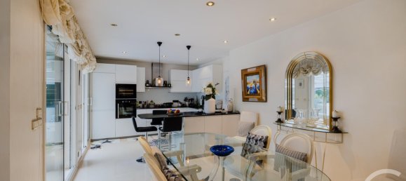 5 bedrooms House in Chevreuse, France No. 147496 4