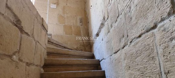 1 غرف نوم طابقين في Senglea, Malta رقم 2490 4