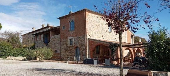 18 rooms House in Marciano della Chiana, Italy No. 32818 6