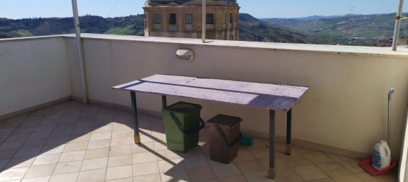 Квартира с 6 комнатами в Кальтаджироне, Италия № 251725 5