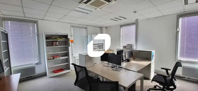 Büro in Pessac, France 615m², Nr. 302394