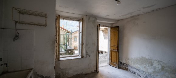 Дом с 6 спальнями в Аббадия Лариана, Италия № 357388 33