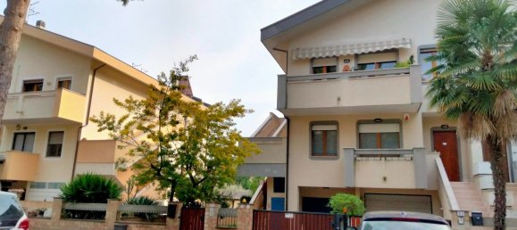 Дом с 9 комнатами в Франкавилла аль Маре, Италия № 197856 45