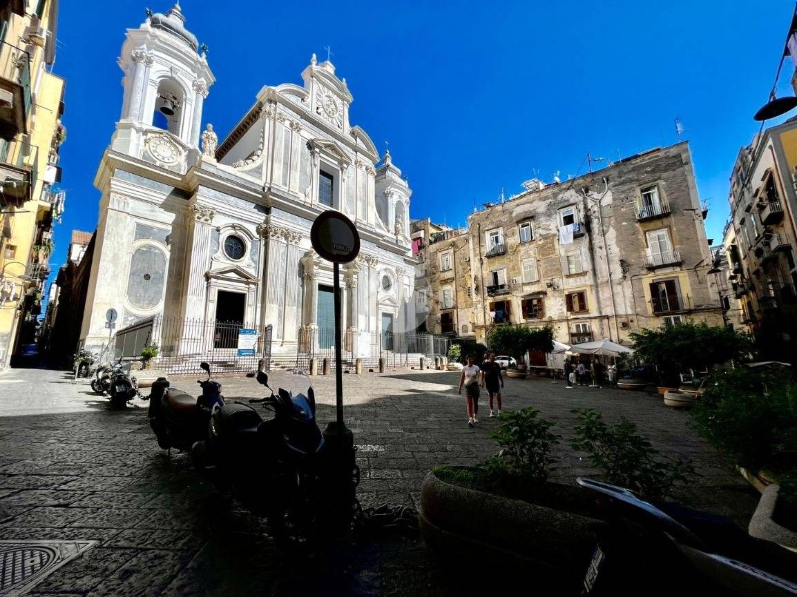 Квартира с 1 спальней в Неаполь, Италия № 338656