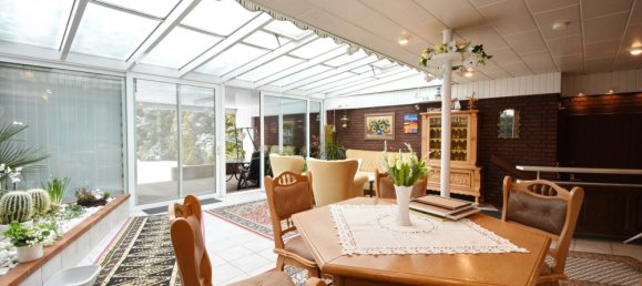 8 rooms Townhouse in Leer, Germany No. 146905 4