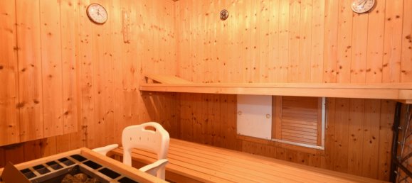 8 rooms Townhouse in Leer, Germany No. 146905 6