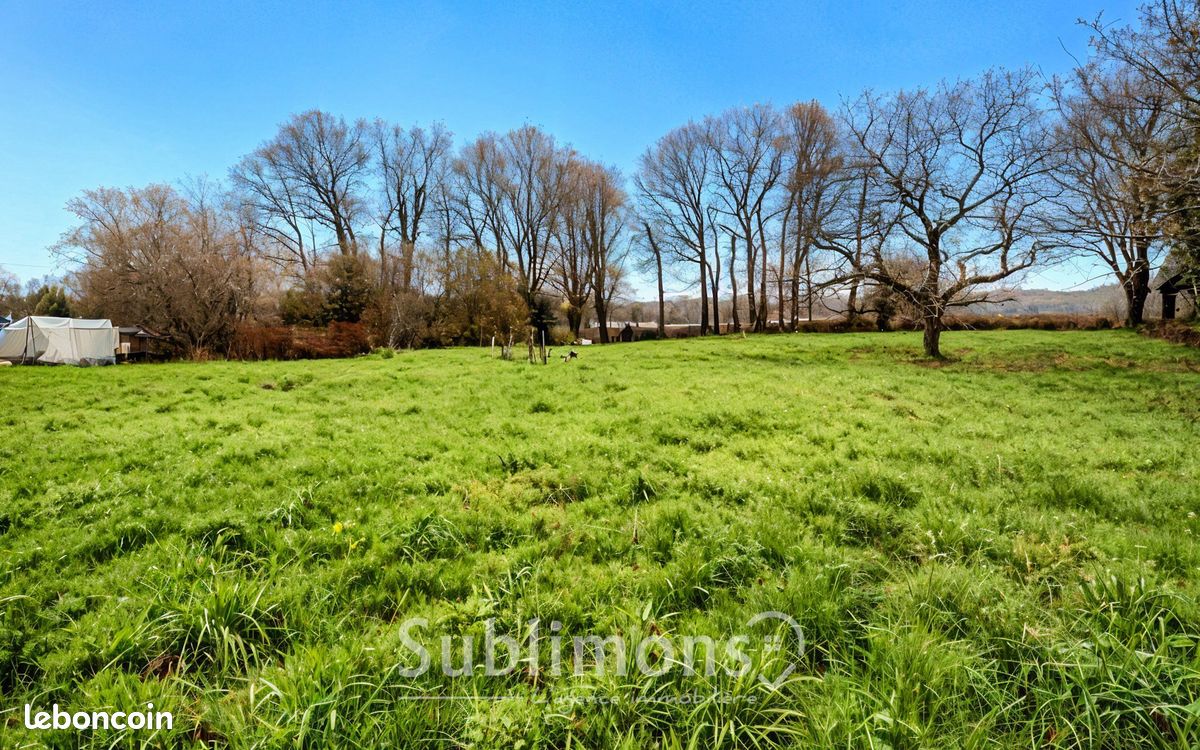 2700m² Land in Grand-Champ, France No. 114227