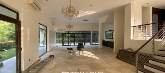 6 Schlafzimmer Villa in Tay Ho, Vietnam, Nr. 812 2