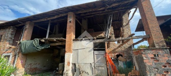 4 rooms House in Borgomanero, Italy No. 263964 13