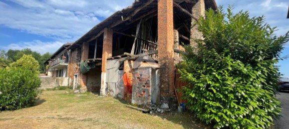 4 rooms House in Borgomanero, Italy No. 263964 3