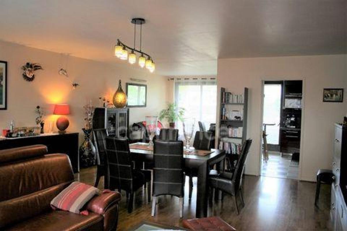 Apartamento com 2 quartos em condomínio em Villeparisis, France N.º 28621