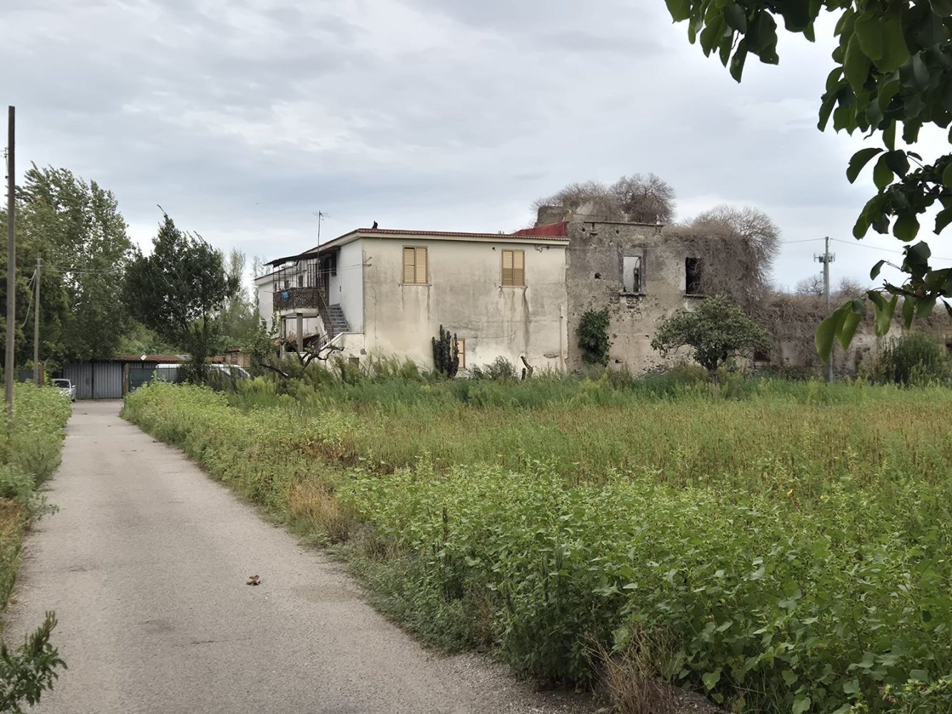 240m² Building in Somma Vesuviana, Italy No. 335728