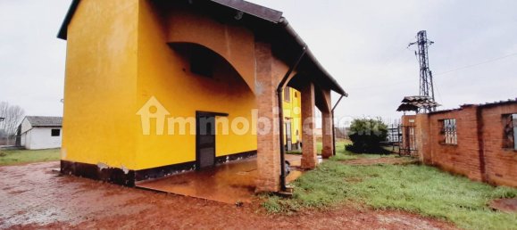 3 bedrooms House in Mortara, Italy No. 5781 2