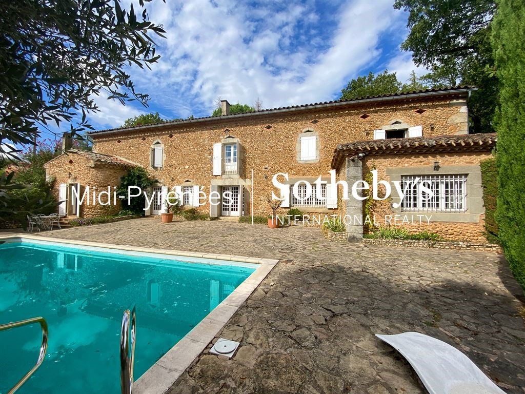 6 bedrooms House in Castres, France No. 293739