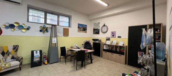 80m² Commercial property in Montalto Uffugo, Italy No. 180896 3