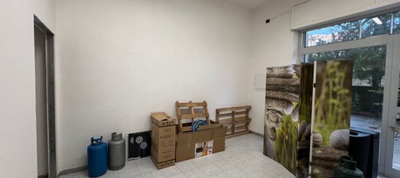80m² Commercial property in Montalto Uffugo, Italy No. 180896 10