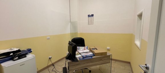 80m² Commercial property in Montalto Uffugo, Italy No. 180896 5