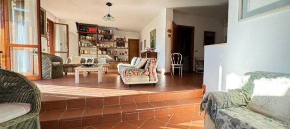 7 Schlafzimmer Villa in Massa, Italy, Nr. 337279 12