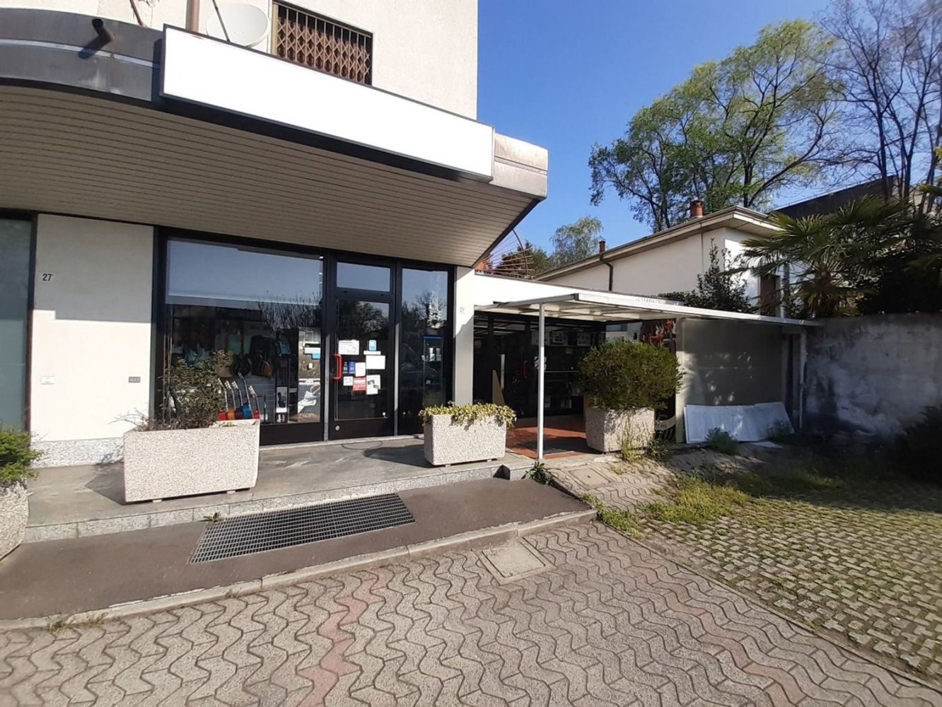  عقار تجاري في Legnano, Italy 110متر مربع رقم 361051