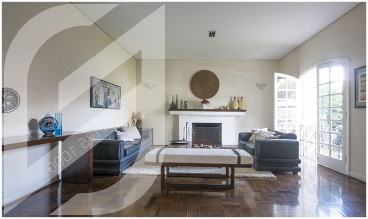 Casa de 4 dormitorios en Sao Paulo, Brazil No. 493557