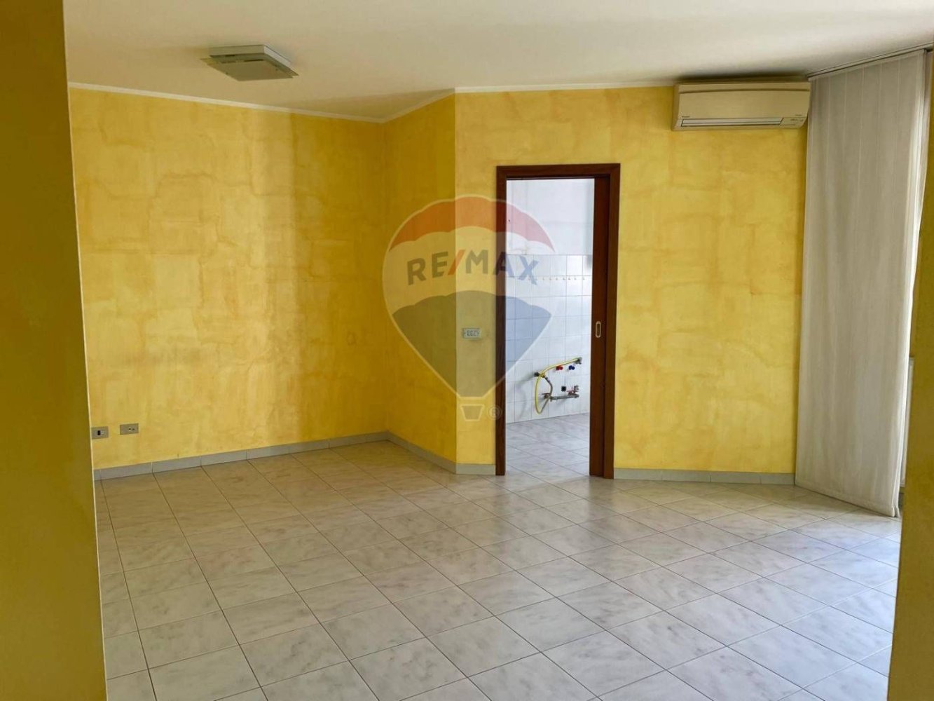 1 bedroom Apartment in Busto Arsizio, Italy No. 130038