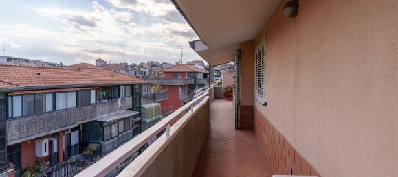 Квартира с 7 комнатами в Катания, Италия № 276967 4