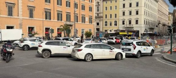 5 rooms Hotel in Rome, Italy No. 287029 16