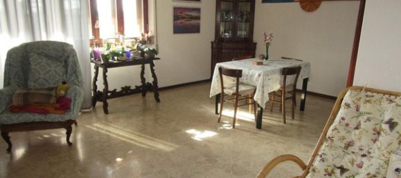 Квартира с 5 комнатами в Каррара, Италия № 31133 11