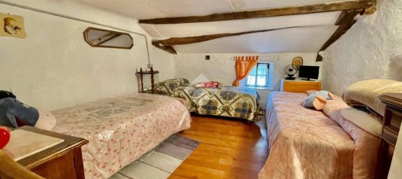 4 rooms House in Valchiusa, Italy No. 22265 15