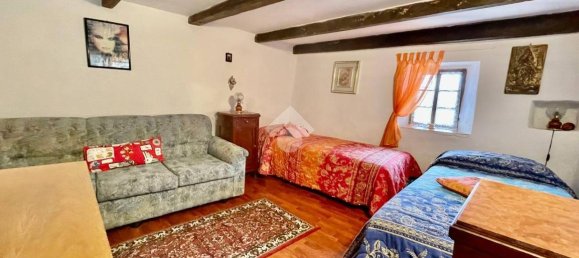 4 rooms House in Valchiusa, Italy No. 22265 10