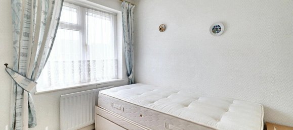 3 bedrooms House in Hayes, United Kingdom No. 5051 10