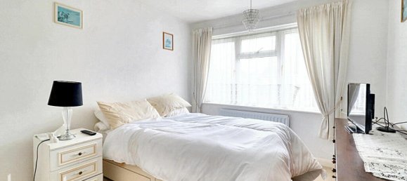 3 bedrooms House in Hayes, United Kingdom No. 5051 8