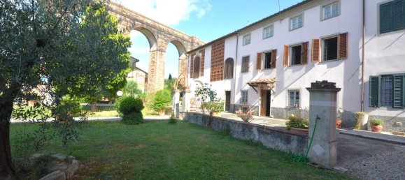 4 bedrooms House in Capannori, Italy No. 300519 2