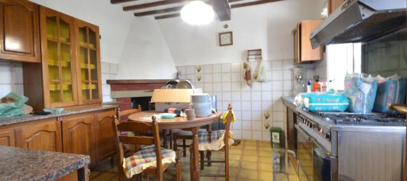 4 bedrooms House in Capannori, Italy No. 300519 4